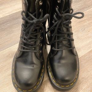 Dr Marten Jadon platform boots